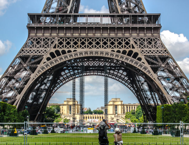 Base de la Torre Eiffel, París, Francia.