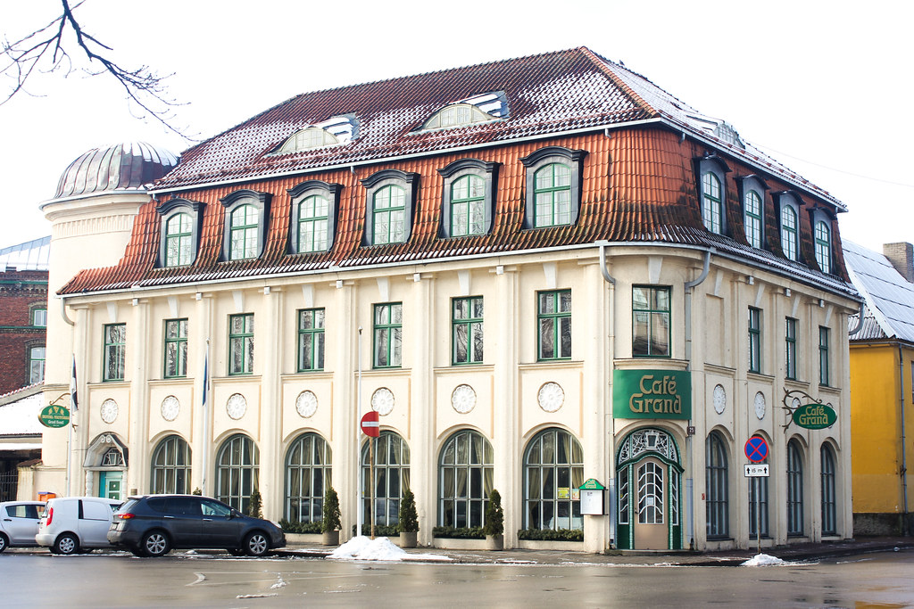 Edificio modernista del Grand Café Pärnu.