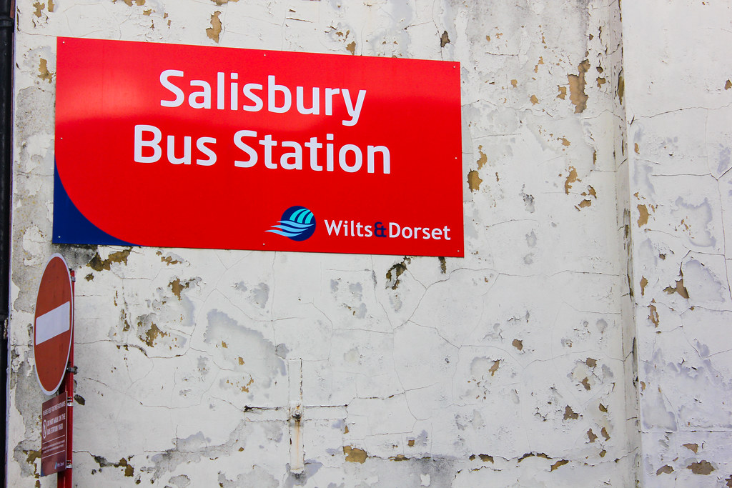 Cartel de la estación de autobuses de Salisbury.
