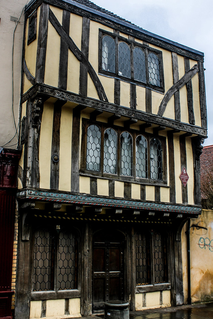 Casa histórica de entramado de madera en Canterbury.