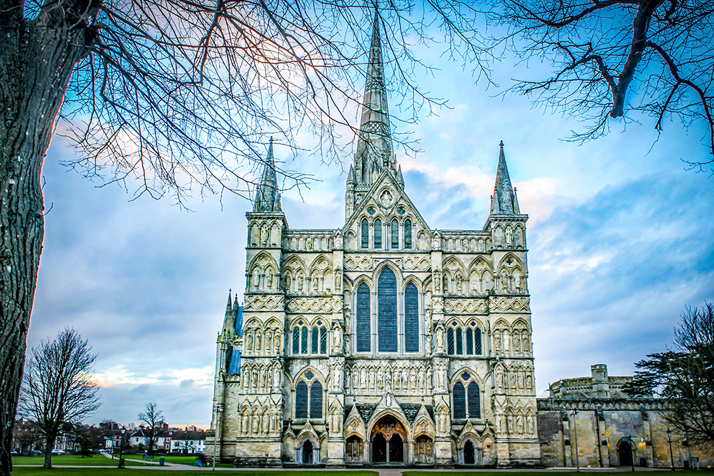 Frente de la catedral de Salisbury.