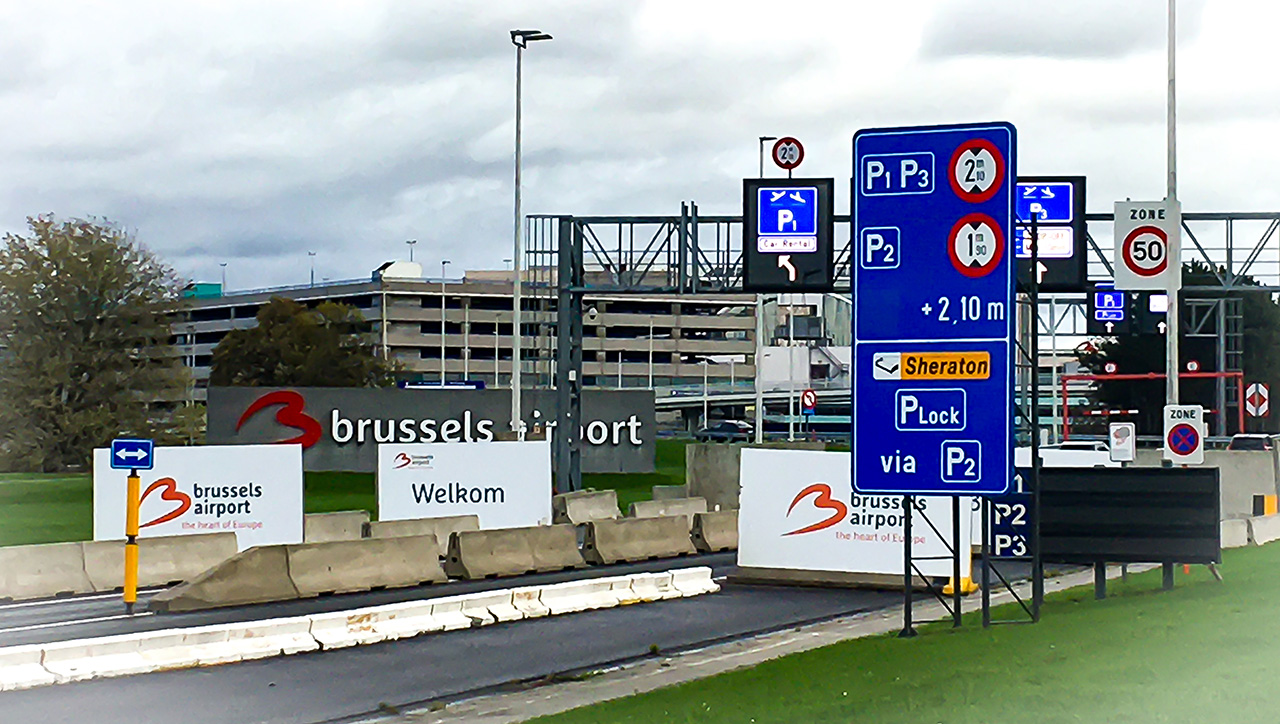Entrada para coches del Aeropuerto de Bruselas-National en Zaventem.