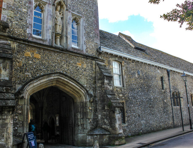 Entrada al histórico Winchester College.