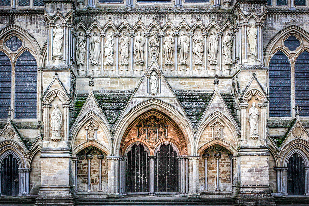 Fachada principal de la catedral.