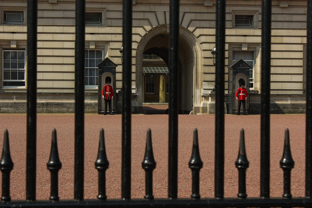 Guardias a la entrada de Buckingham Palace.