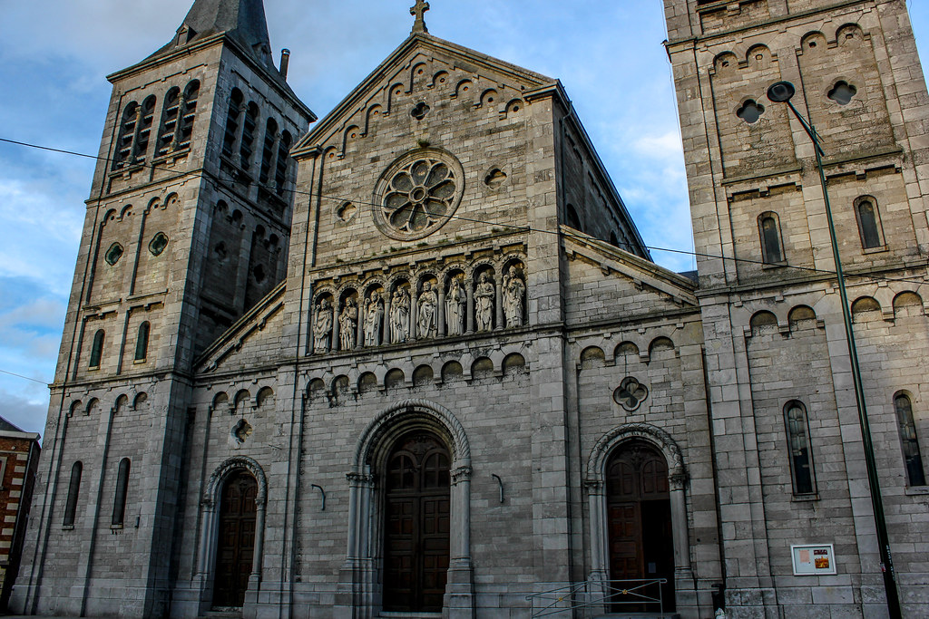 Fachada de la Iglesia de Nuestra Señora de la Visitación en Rochefort.