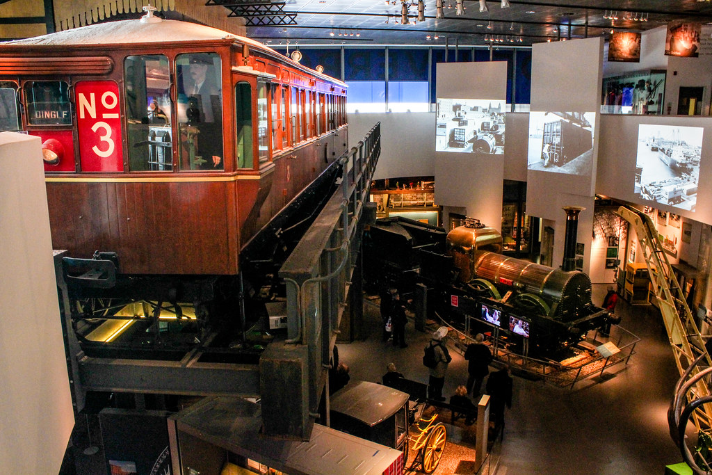 Vagón del Liverpool Overhead Railway en exhibición en el Museo de Liverpool.