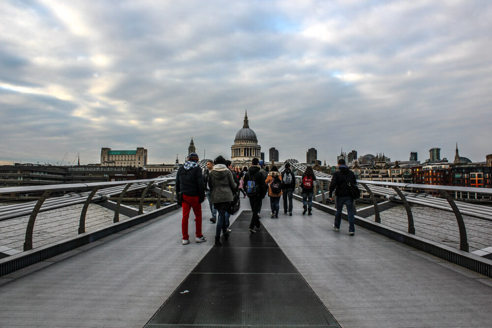Millenium Bridge de Londres, capital del Reino Unido.