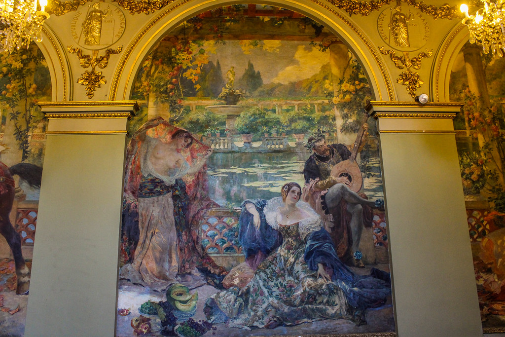 Mural que representa escenas de la vida cortesana en el Capitolio de Toulouse.