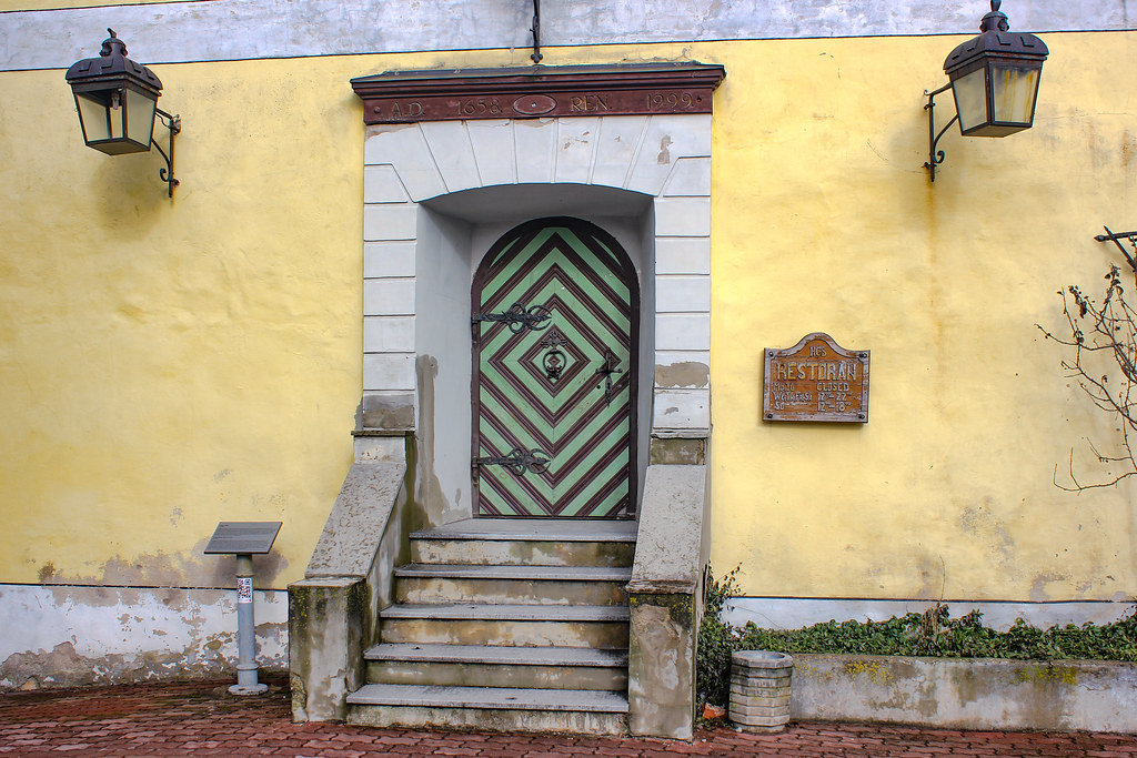 Puerta Seegi Maja.