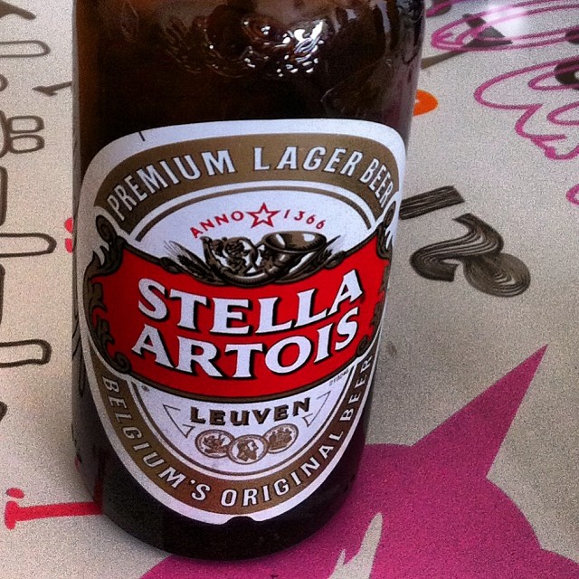 Cerveza Stella Artois.